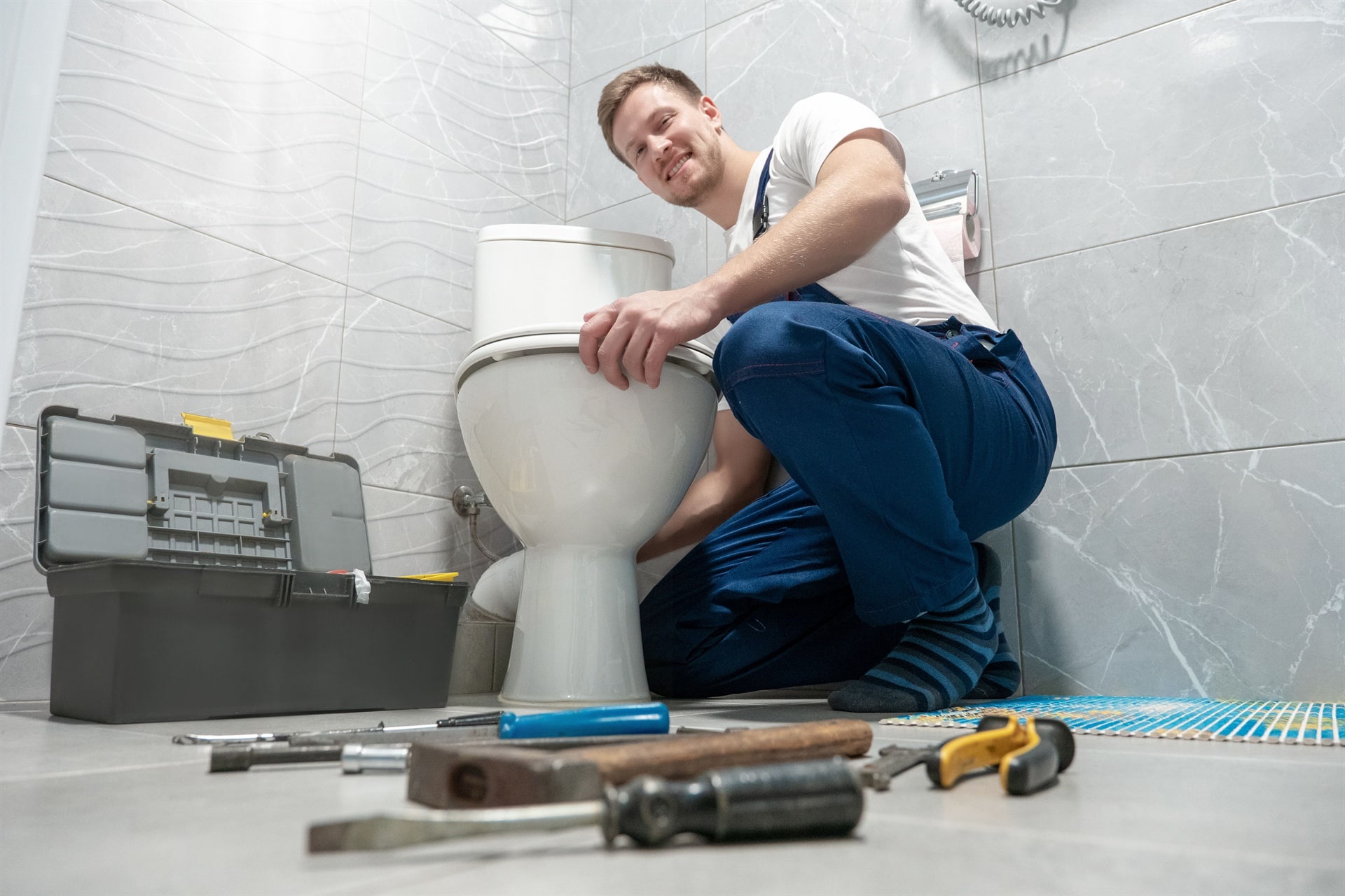 toilet services provided by Wrench It Up plumbing and mechanical